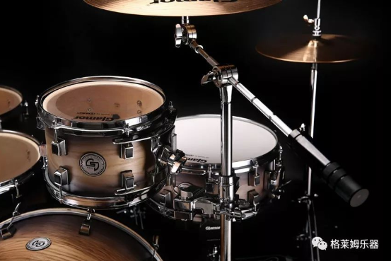 Is it difficult to adjust the jazz drum? How do you feel that you are not good? Look at...